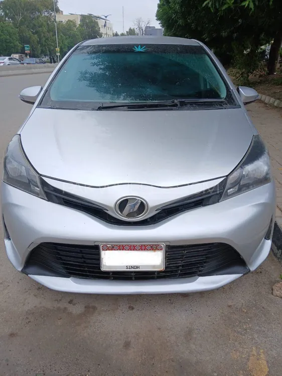 Toyota Vitz 2014 for Sale in Karachi Image-1