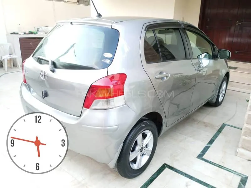 Toyota Vitz 2009 for Sale in Okara Image-1