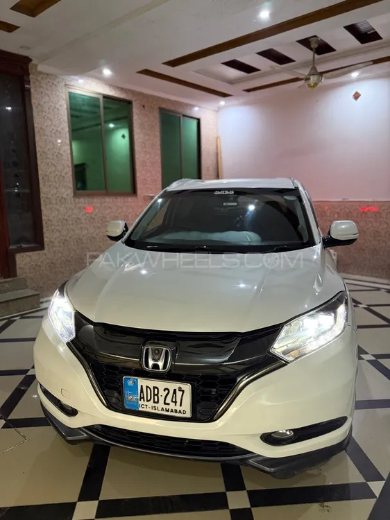 Honda Vezel 2015 for Sale in Islamabad Image-1