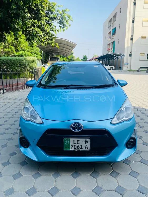 Toyota Aqua 2015 for Sale in Peshawar Image-1