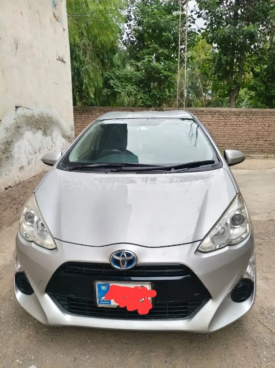 Toyota Aqua 2015 for Sale in Peshawar Image-1