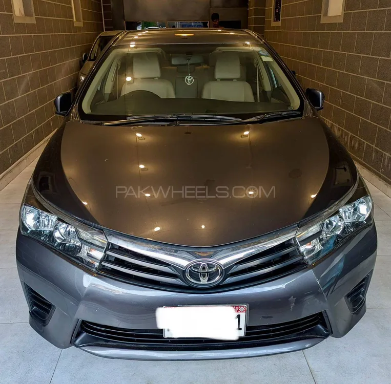 Toyota Corolla 2017 for Sale in Karachi Image-1
