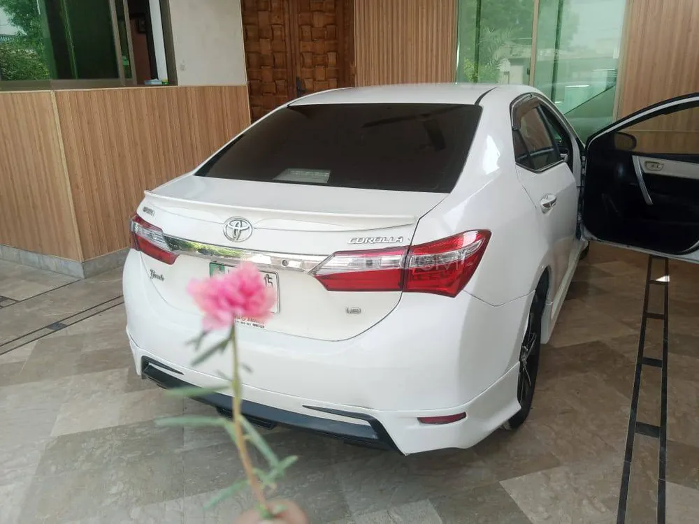 Toyota Corolla 2015 for Sale in Okara Image-1