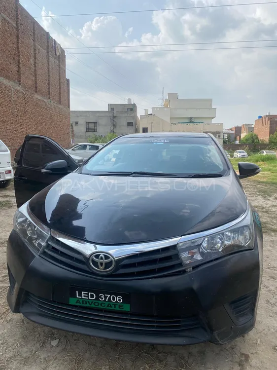 Toyota Corolla 2015 for Sale in Faisalabad Image-1
