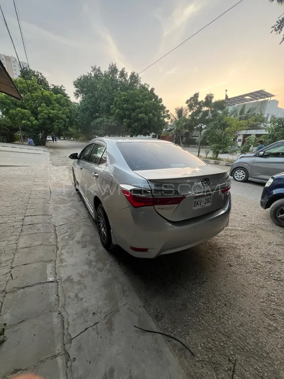 Toyota Corolla 2017 for Sale in Karachi Image-1