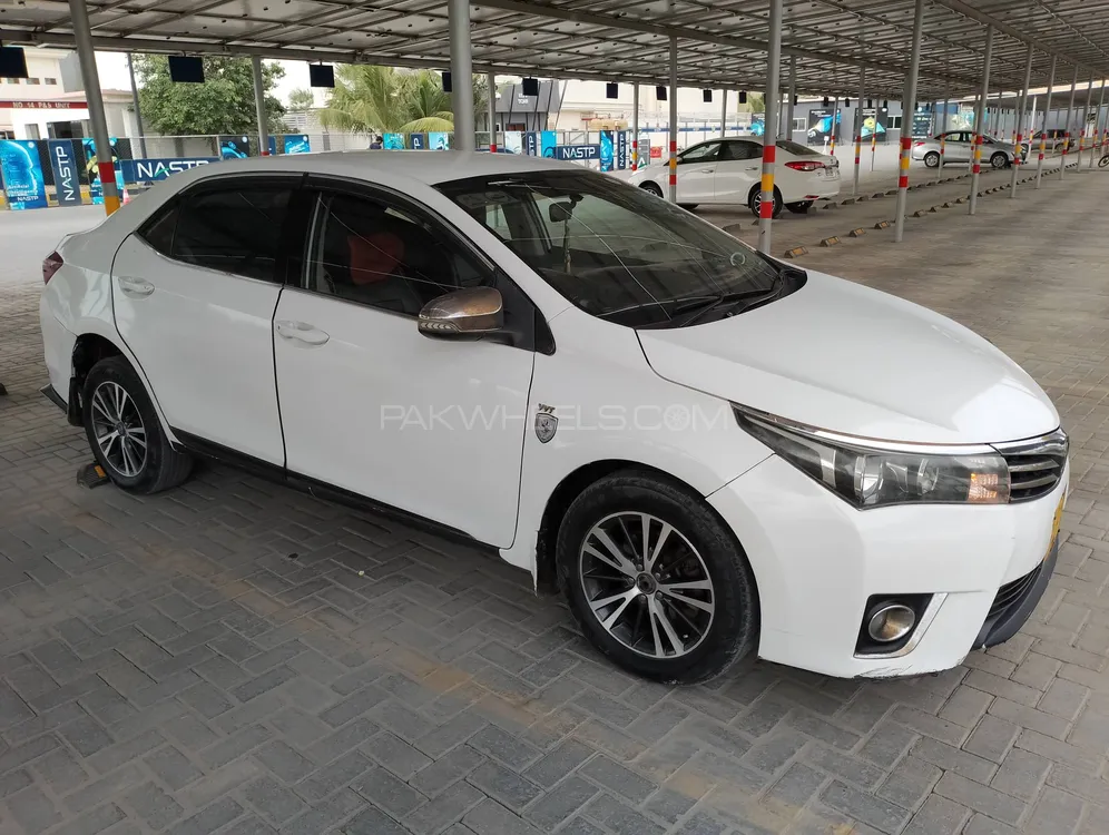 Toyota Corolla 2014 for Sale in Karachi Image-1