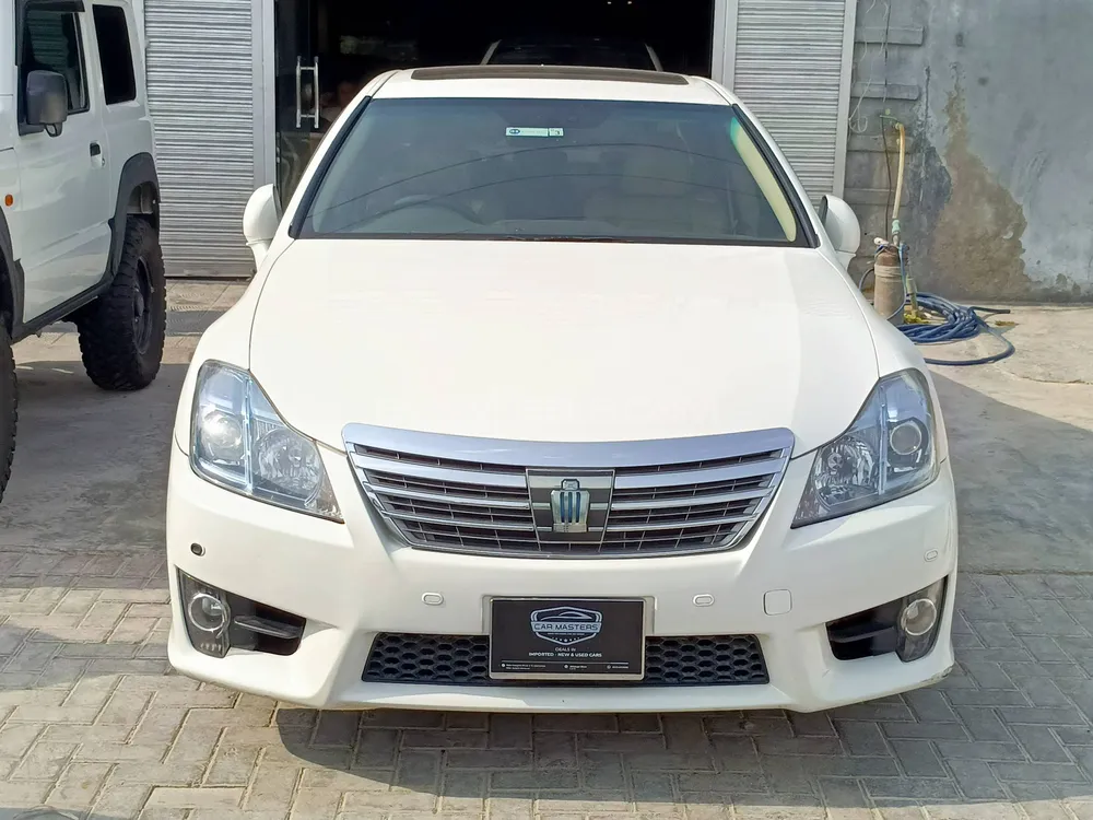 Toyota Crown 2010 for Sale in Islamabad Image-1