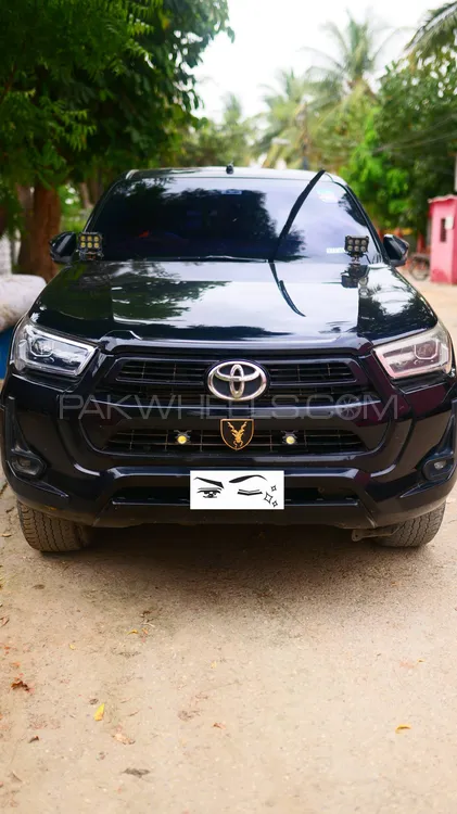 Toyota Hilux 2019 for Sale in Karachi Image-1