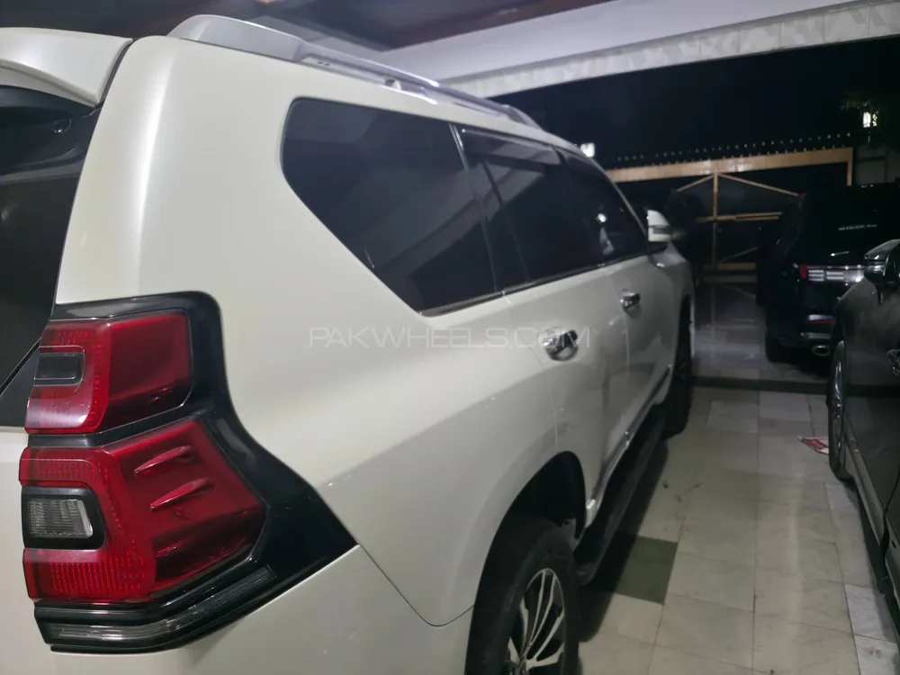 Toyota Prado 2017 for Sale in Lahore Image-1