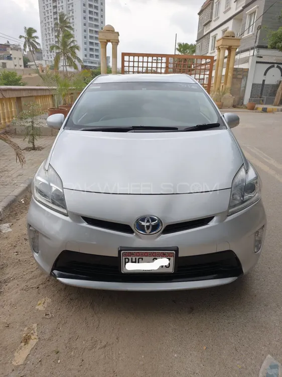 Toyota Prius 2013 for Sale in Karachi Image-1