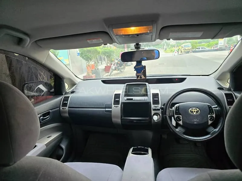 Toyota Prius 2008 for Sale in Islamabad Image-1