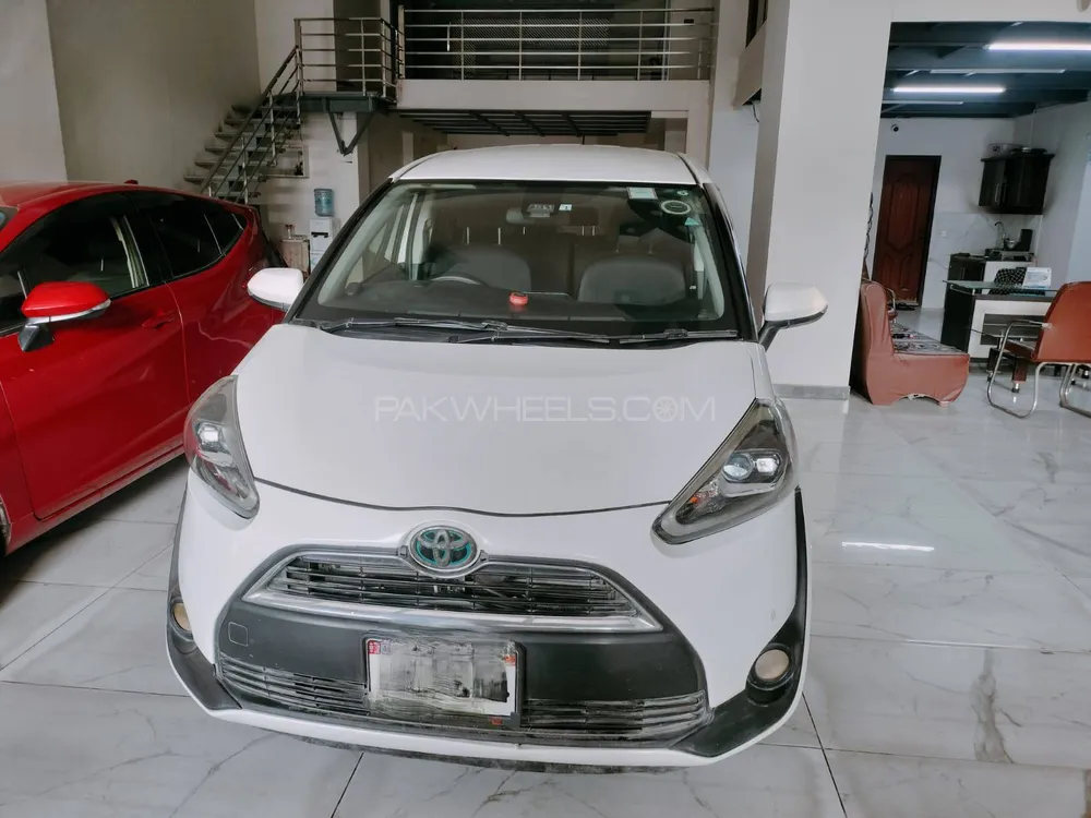 Toyota Sienta 2016 for Sale in Karachi Image-1