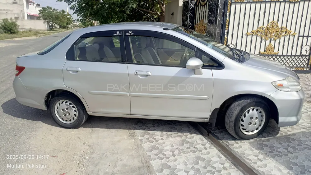 Honda City 2005 for Sale in Multan Image-1