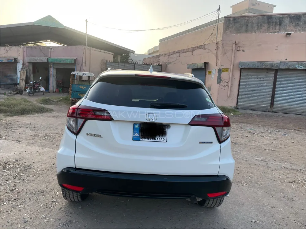 Honda Vezel 2013 for Sale in Islamabad Image-1