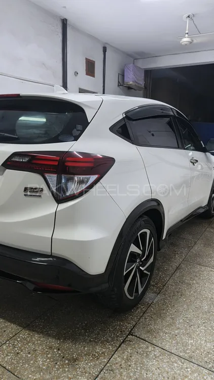 Honda Vezel 2017 for Sale in Lahore Image-1