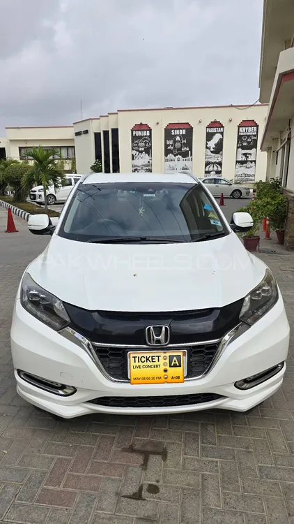 Honda Vezel 2016 for Sale in Karachi Image-1