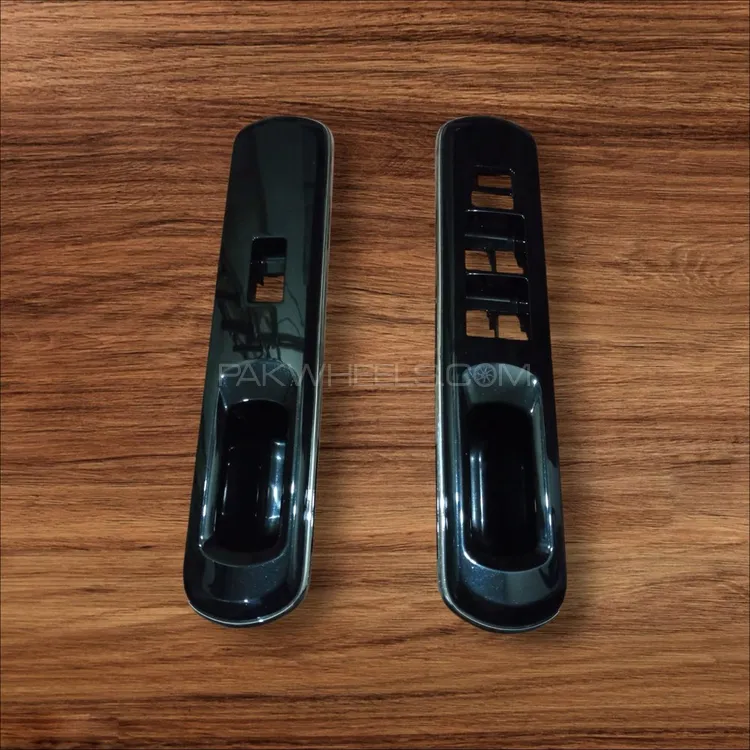 Toyota Aqua window switch panel,piano Black Image-1