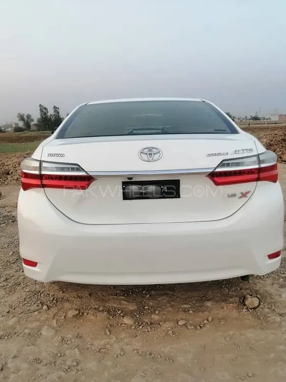 Toyota Corolla 2018 for Sale in Dera Ghazi Khan Image-1