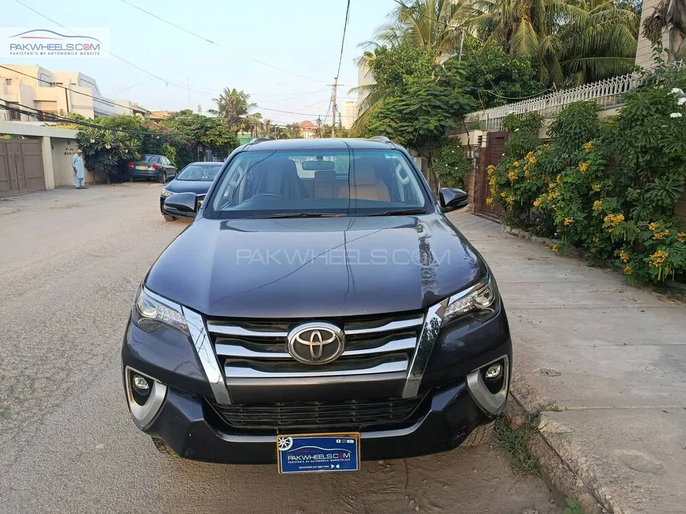 Toyota Fortuner 2020 for Sale in Karachi Image-1