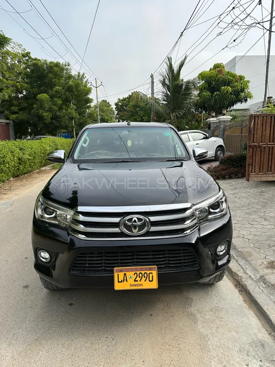 Toyota Hilux 2021 for Sale in Karachi Image-1