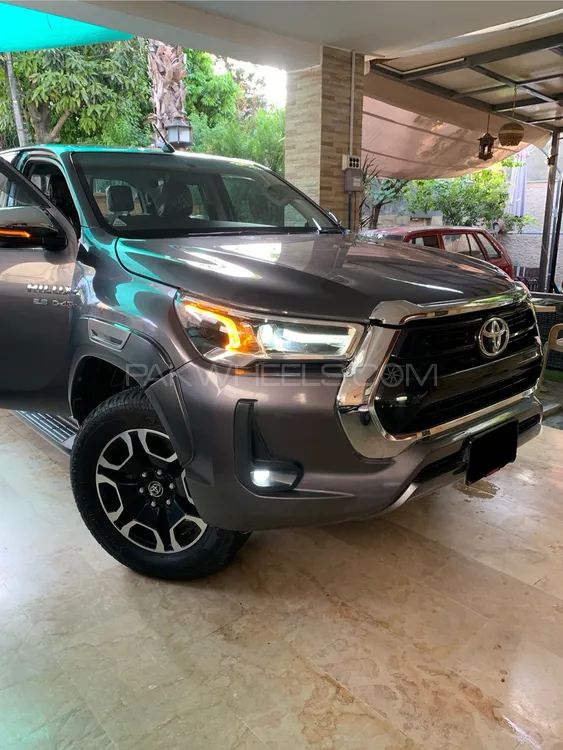 Toyota Hilux 2021 for Sale in Islamabad Image-1