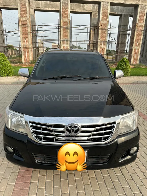 Toyota Hilux 2013 for Sale in Lahore Image-1
