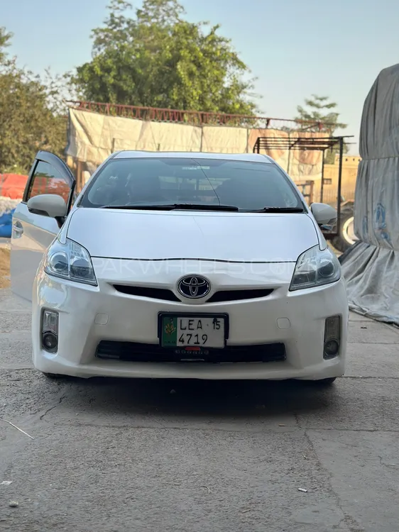 Toyota Prius 2011 for Sale in Burewala Image-1
