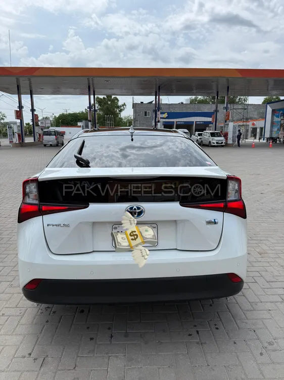Toyota Prius 2021 for Sale in Sialkot Toyota Prius 2021 for Sale in Sialkot Image-17