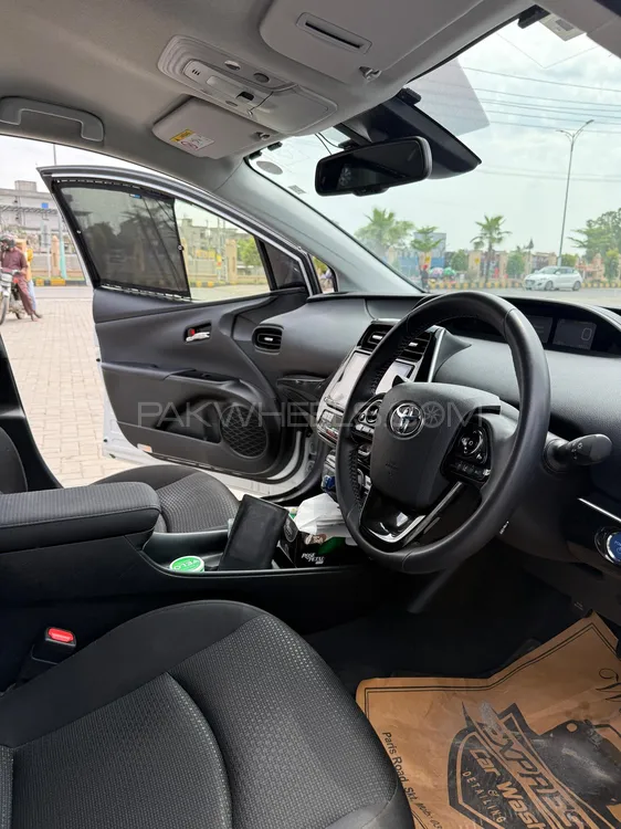 Toyota Prius 2021 for Sale in Sialkot Toyota Prius 2021 for Sale in Sialkot Image-7