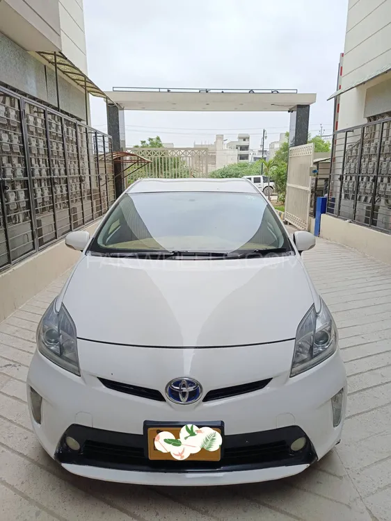 Toyota Prius 2013 for Sale in Karachi Image-1