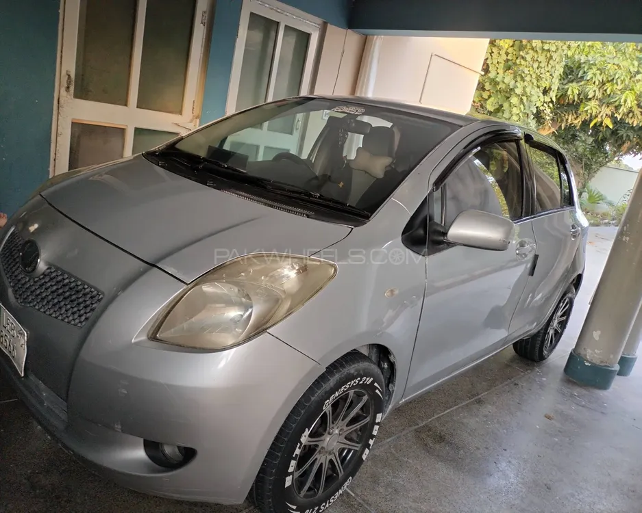 Toyota Vitz 2005 for Sale in Mian Wali Image-1