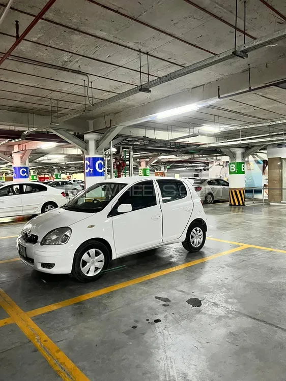 Toyota Vitz 2004 for Sale in Lahore Image-1