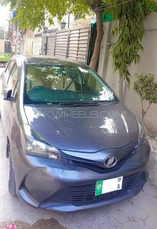 Toyota Vitz 2015 for Sale in Lahore Image-1