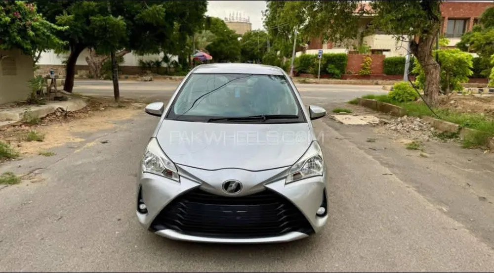 Toyota Vitz 2017 for Sale in Karachi Image-1