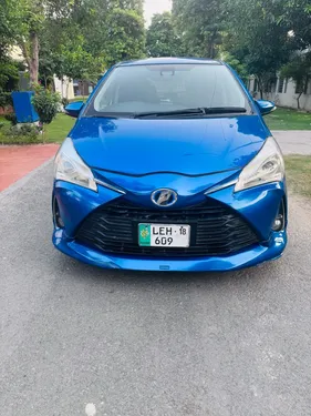 Toyota Vitz Hybrid F 1.5 2017