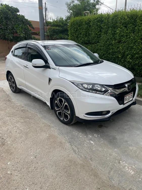 Honda Vezel 2014 for Sale in Karachi Image-1