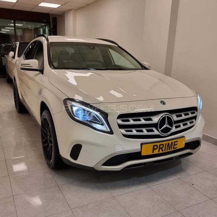 Mercedes Benz GLA Class 2018 for Sale in Karachi Image-1