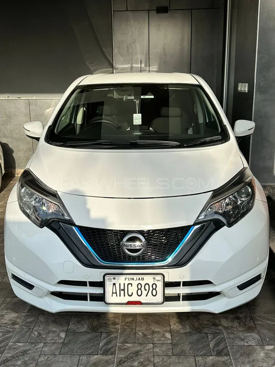 Nissan Note 2018 for Sale in Lahore Image-1