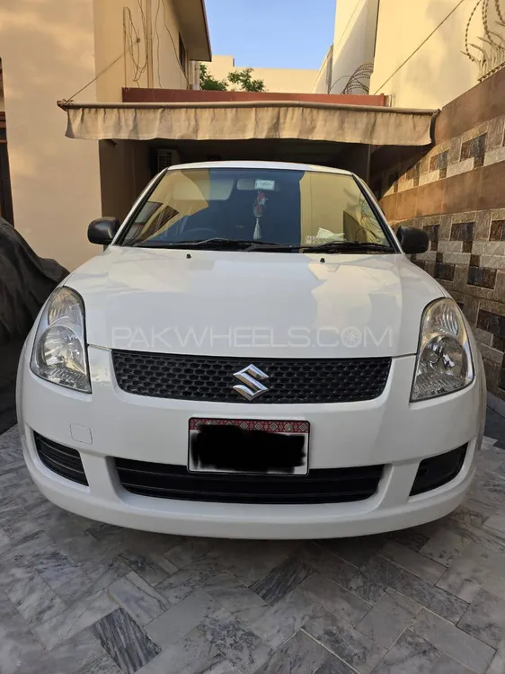Suzuki Swift 2011 for Sale in Karachi Image-1