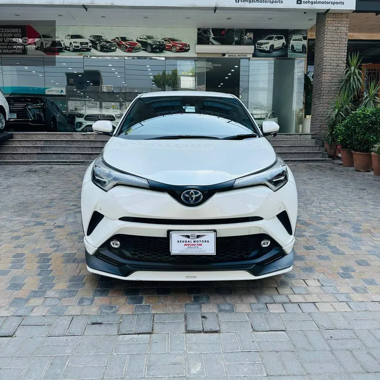 Toyota C-HR 2019 for Sale in Islamabad Image-1
