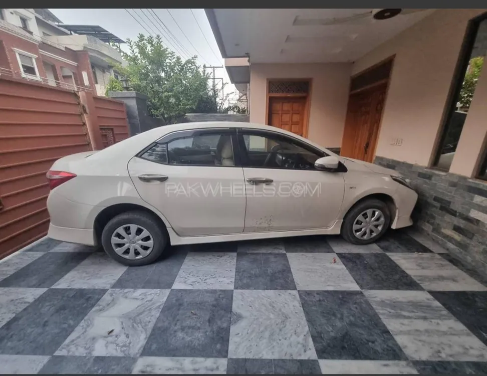 Toyota Corolla 2016 for Sale in Lahore Image-1