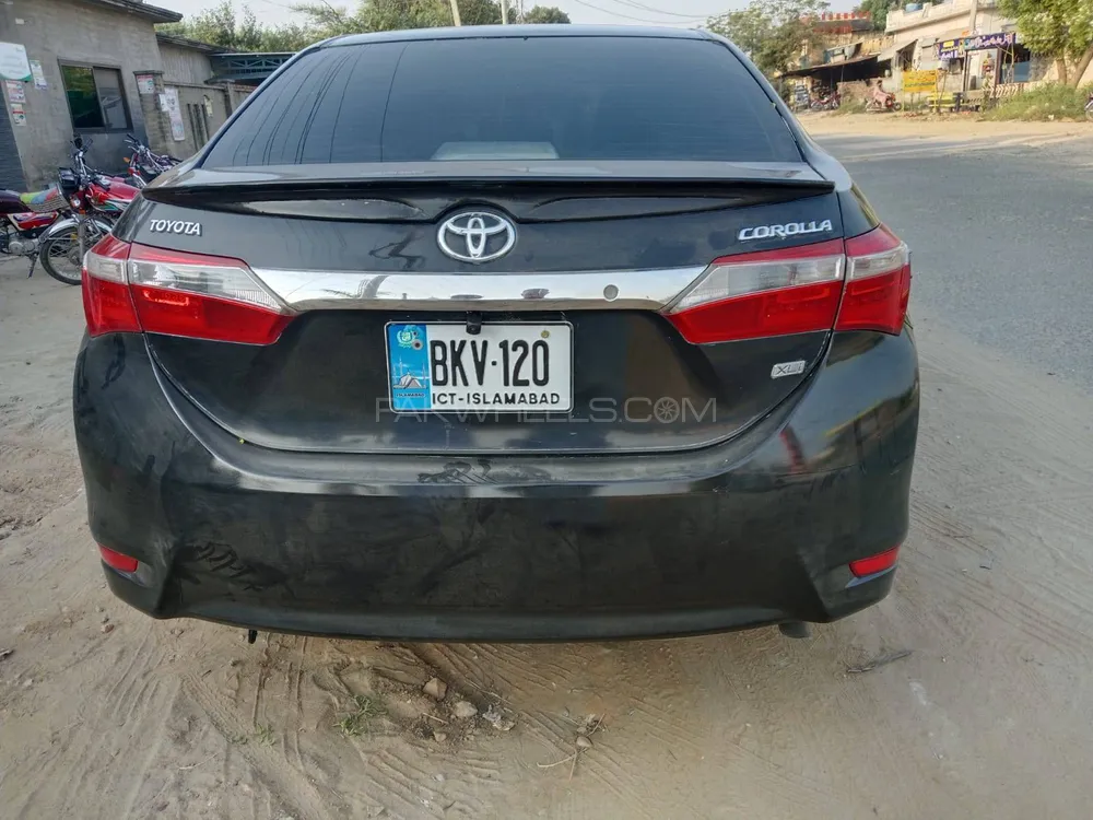 Toyota Corolla 2015 for Sale in Islamabad Image-1