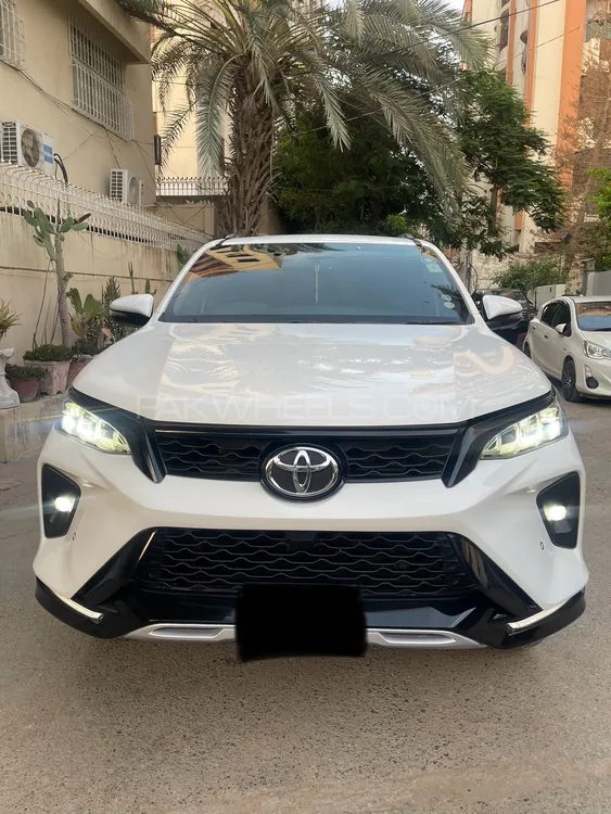 Toyota Fortuner 2023 for Sale in Karachi Image-1