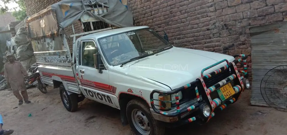 Toyota Hilux 1985 for Sale in Okara Image-1