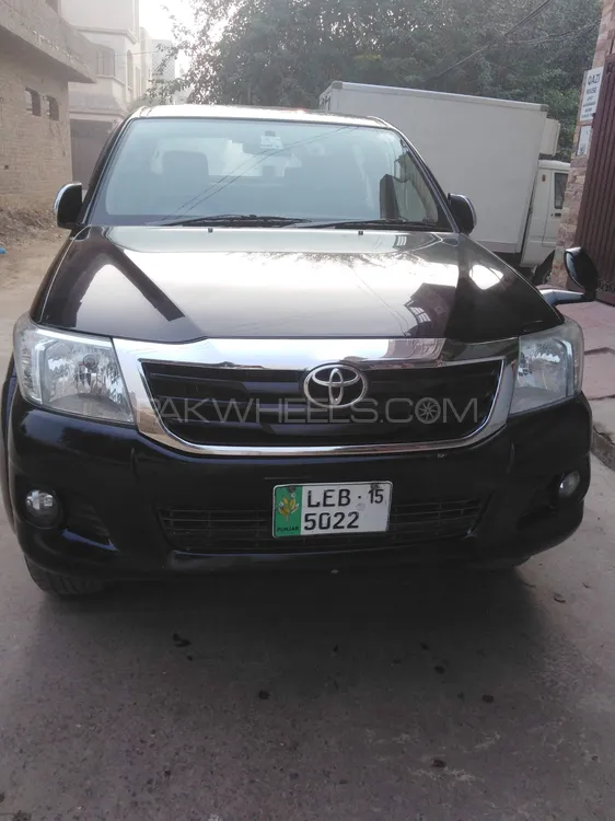 Toyota Hilux 2015 for Sale in Sargodha Image-1