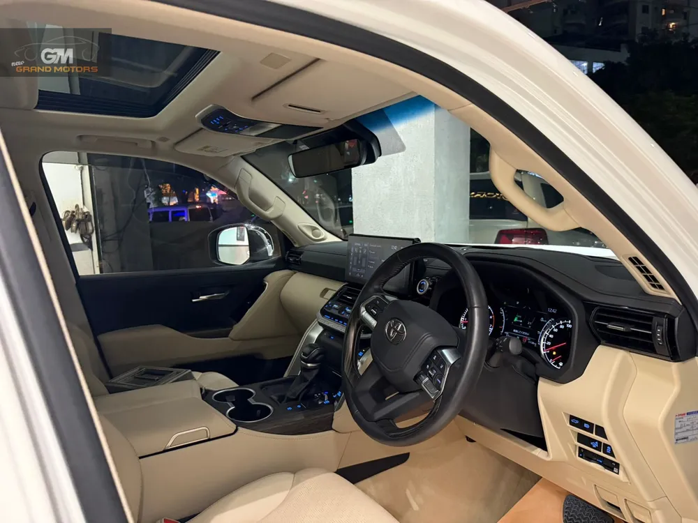 Toyota Land Cruiser 2022 for Sale in Karachi Toyota Land Cruiser 2022 for Sale in Karachi Image-5