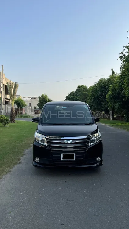 Toyota Noah 2015 for Sale in Lahore Image-1