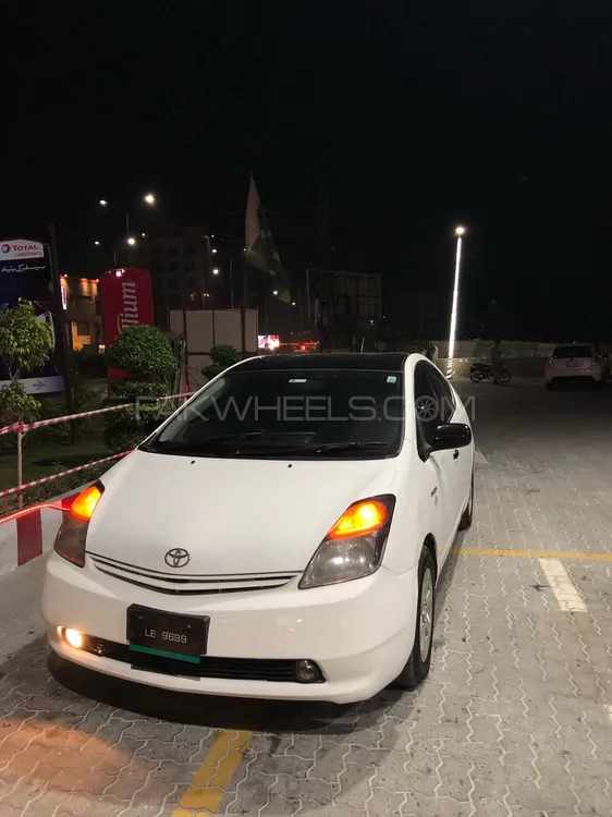 Toyota Prius 2007 for Sale in Peshawar Image-1