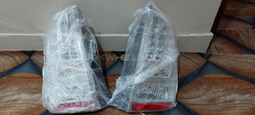 Toyota Prius Head & Back Lights Price 12000 Image-1