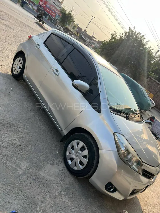 Toyota Vitz 2011 for Sale in Peshawar Image-1